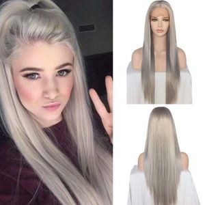 MOOLAH PLATINUM GREY 24” COACHELLA CELEB WIG *NWT*